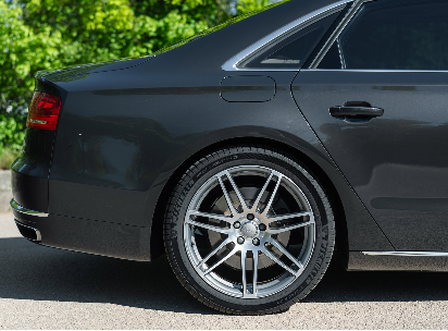 Audi AUDI A8L  W12